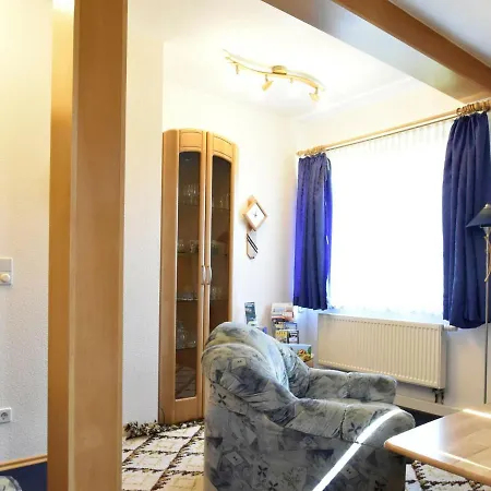 Quaint In Near Seabeach Apartment