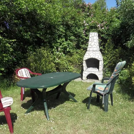 Quaint In Near Seabeach Apartment